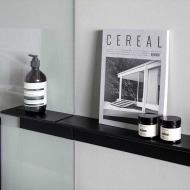 Wall-mounted shelf in...