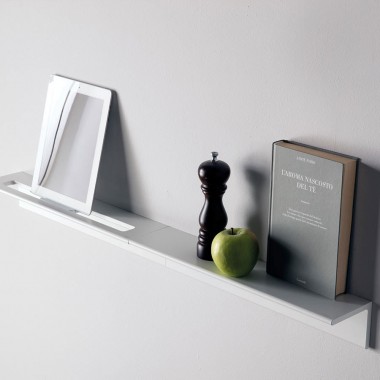 Wall-mounted shelf in...
